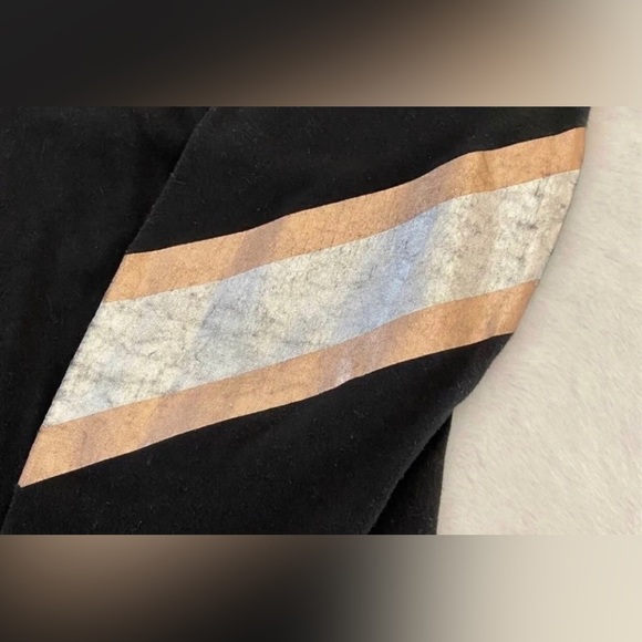 ❌SOLD❌VS PINK LONG SLEEVE V-NECK CAMPUS TEE SHIRT BLACK GOLD SILVER BLING 86 PUP - Picture 7 of 14